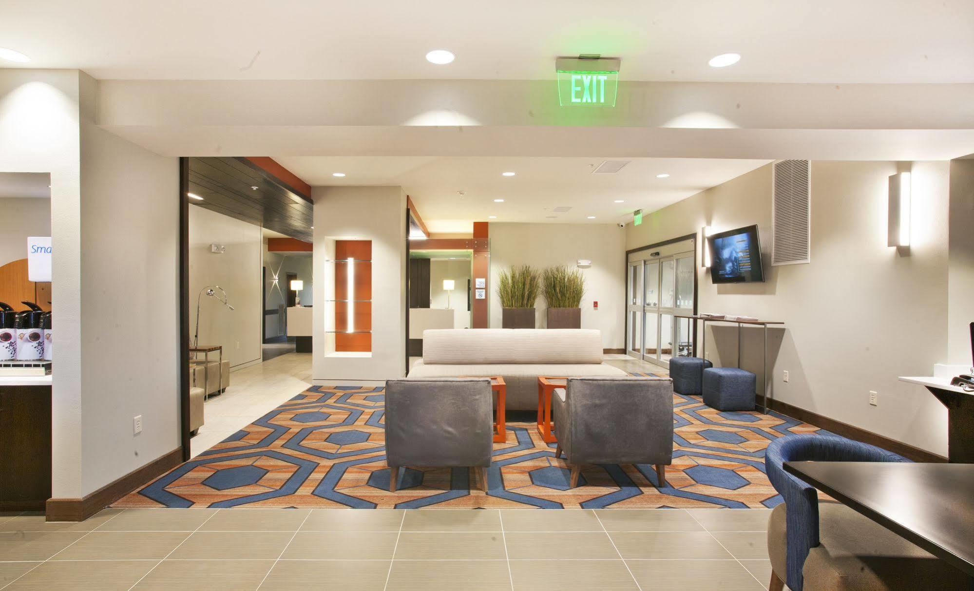 Holiday Inn Express Hotel & Suites Hot Springs By Ihg Екстериор снимка
