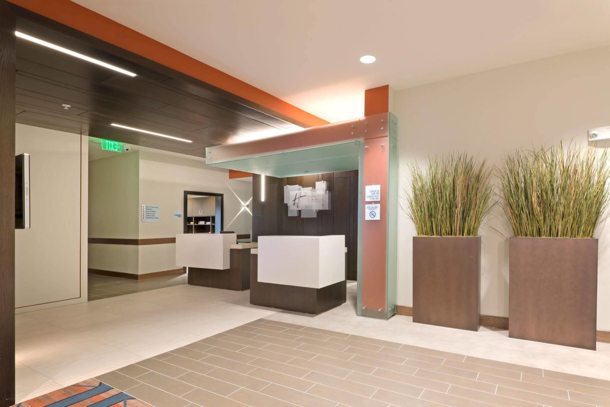 Holiday Inn Express Hotel & Suites Hot Springs By Ihg Екстериор снимка