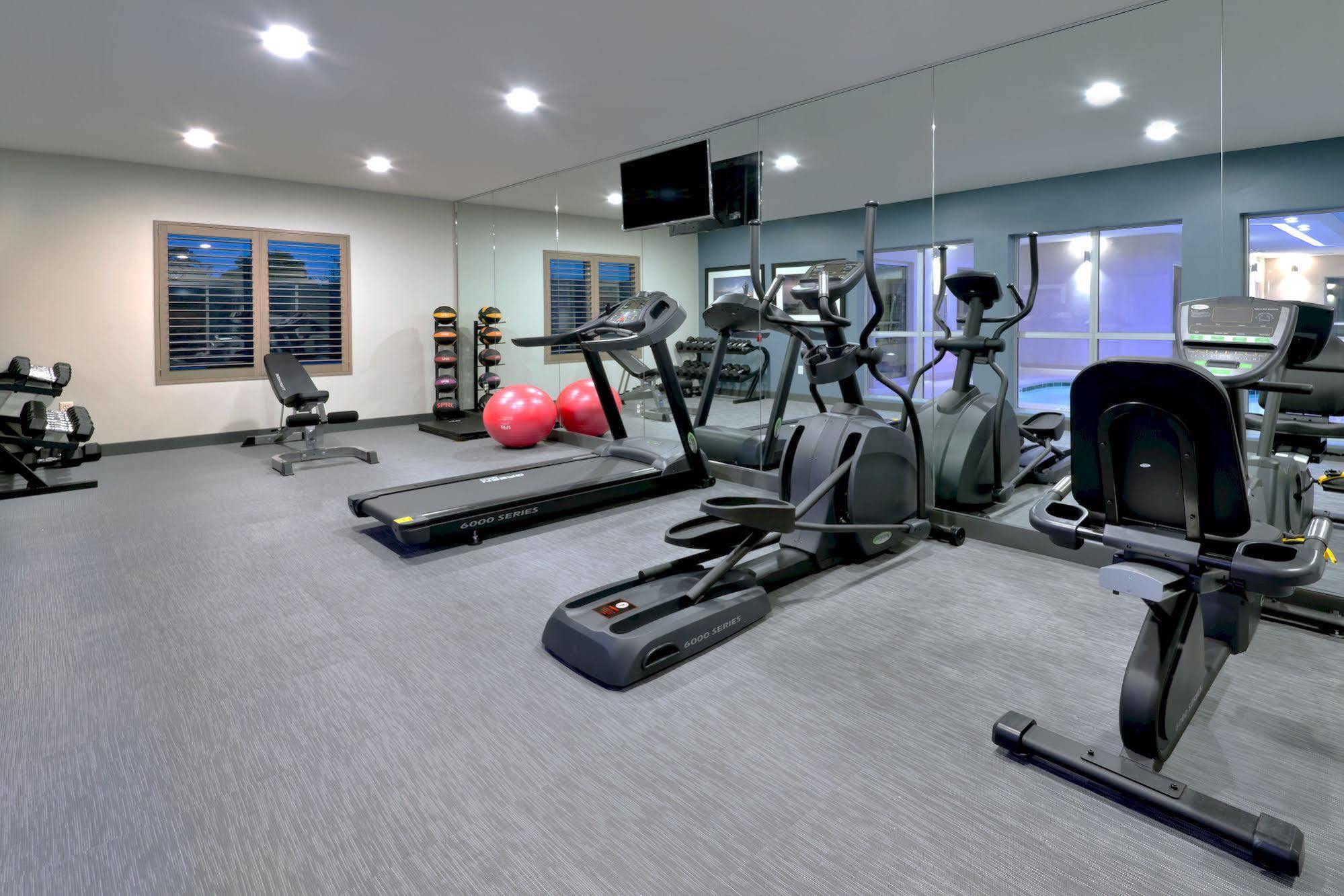 Holiday Inn Express Hotel & Suites Hot Springs By Ihg Екстериор снимка